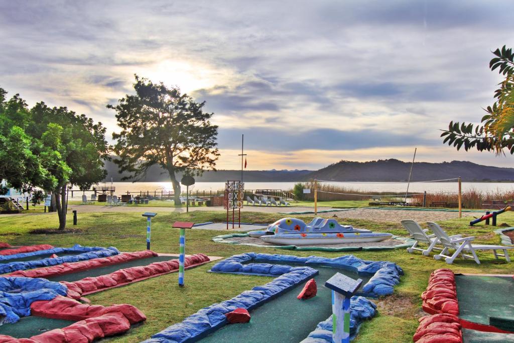 Various Midweeks at Baywater Village(4 sleeper) 2 adults 2 kids